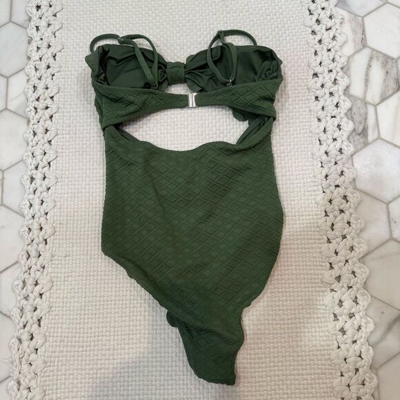 Cupshe Scalloped Trim One Piece Bathing Suit NWT! - Picture 7 of 8